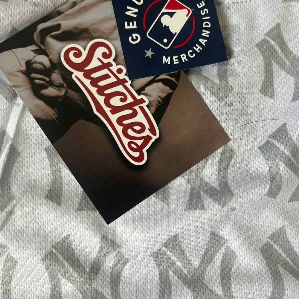 MLB New York Yankees Jersey Shirt - Picture 7 of 7